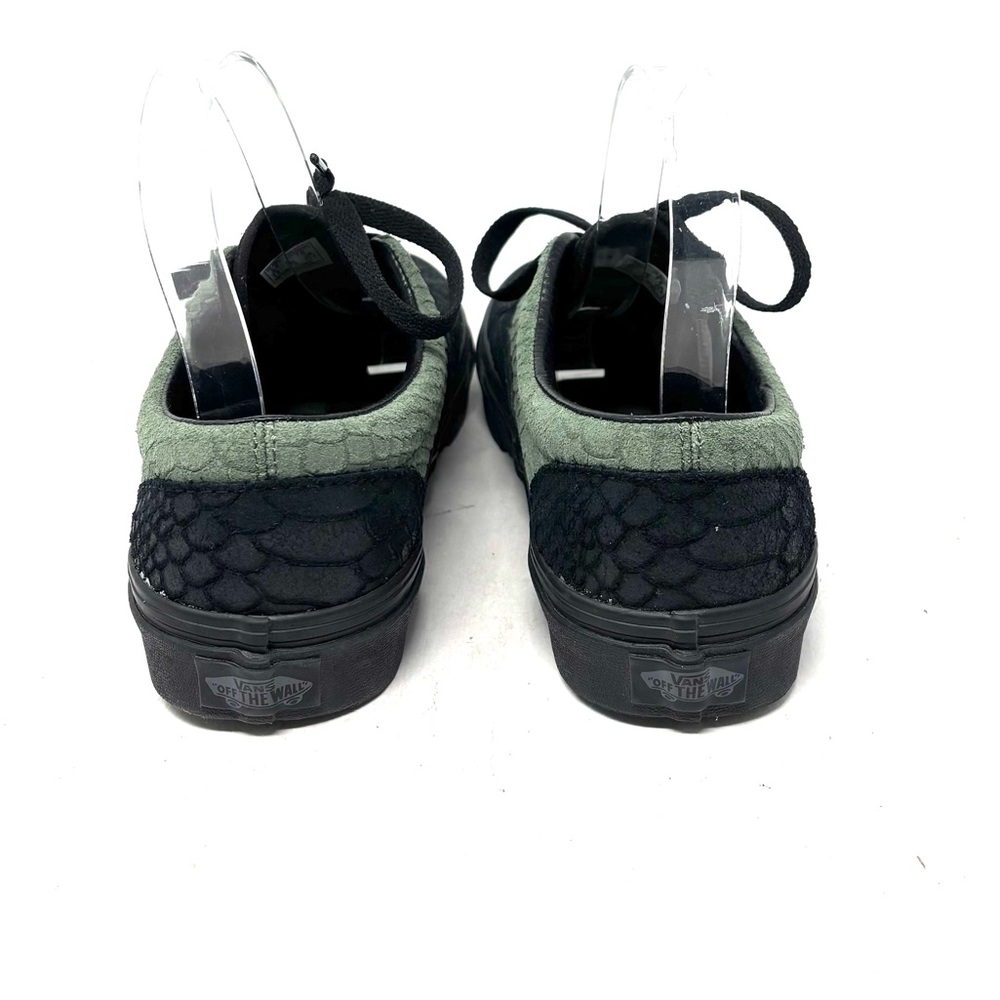 Vans - Picture 6 of 7
